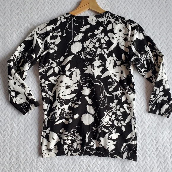 August Silk Black & White Floral Print Button Down Cardigan Size Small - Picture 10 of 14